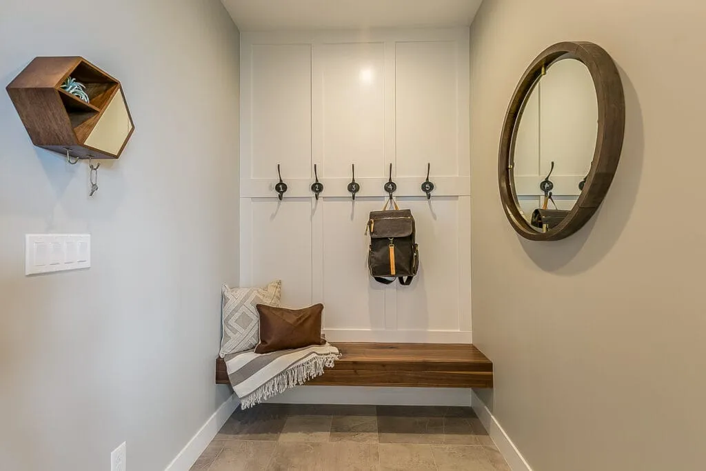 Use These Mudroom Tips to Craft an Elegant and Organized Entryway