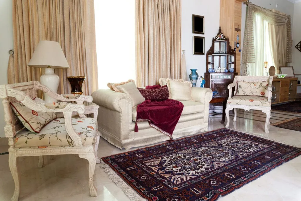 4 Ways to Decorate with Antiques and Heirlooms