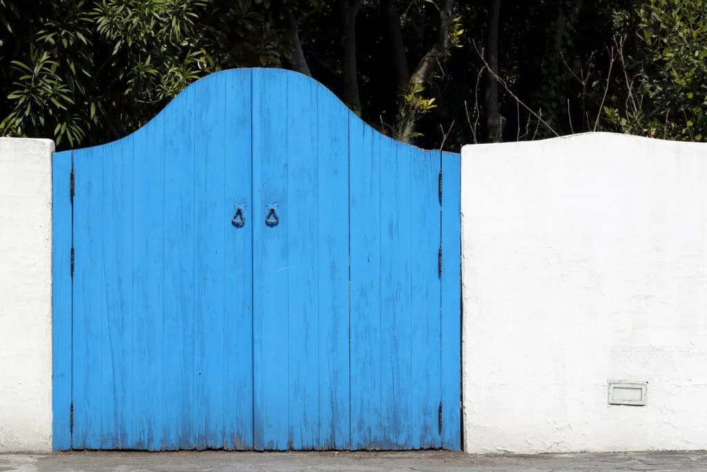 5 Gorgeous Airbnb Homes We Wish We Were Quarantined In