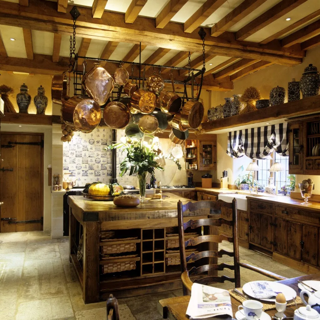 18 Times Exposed Ceiling Beams Made the Room