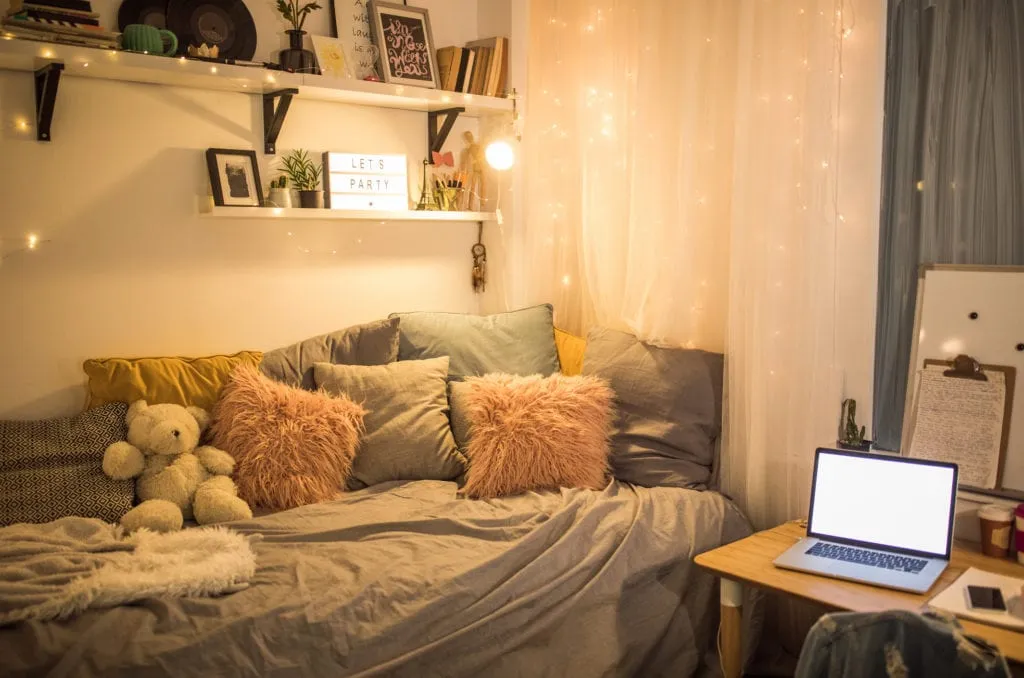 20 Awesome Dorm Room Bedding Ideas for Inspiration