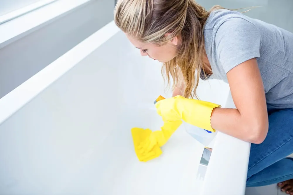 How to Clean a Bathtub in 6 Simple Steps