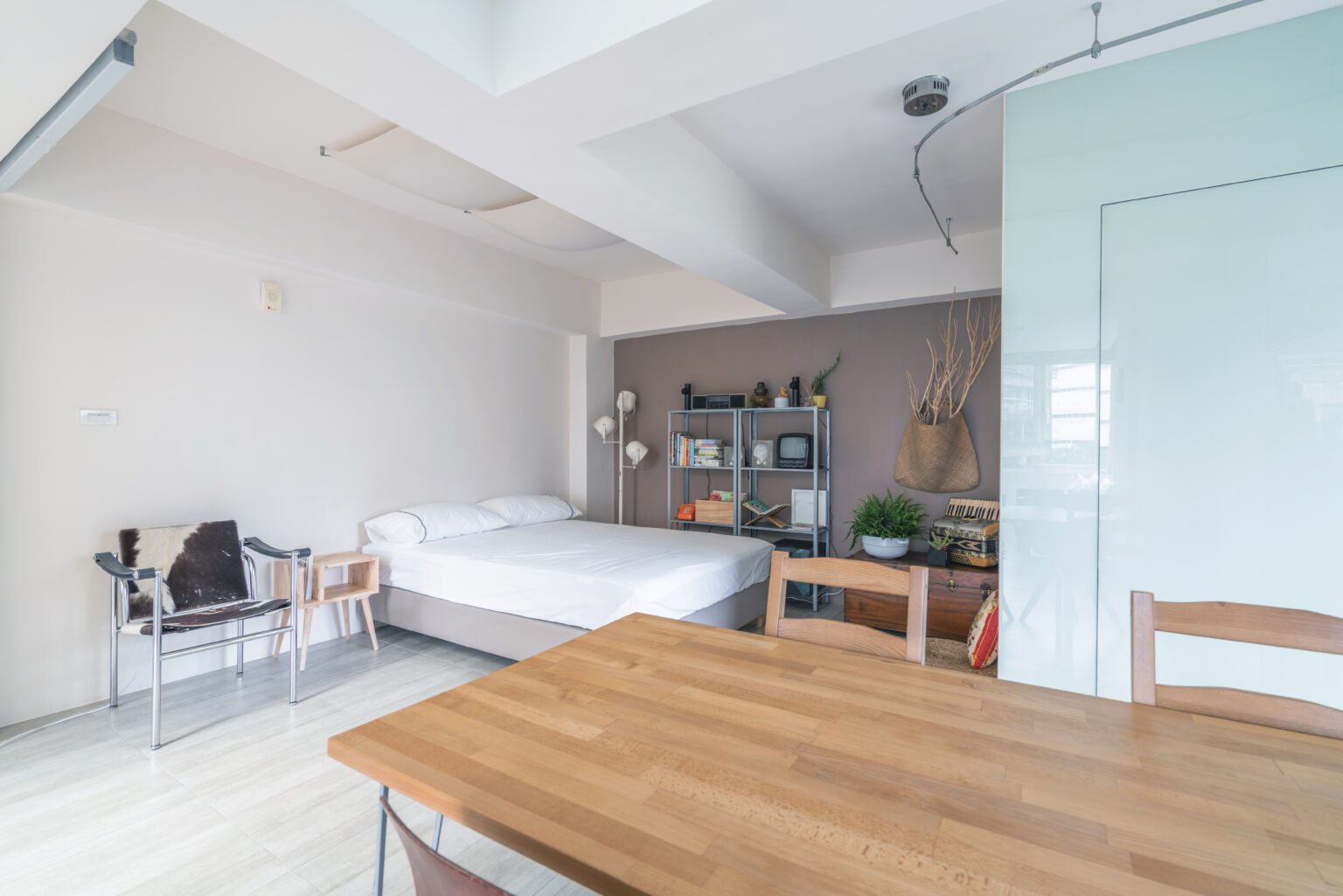 Small One Room Apartment Interior Design Inspiration