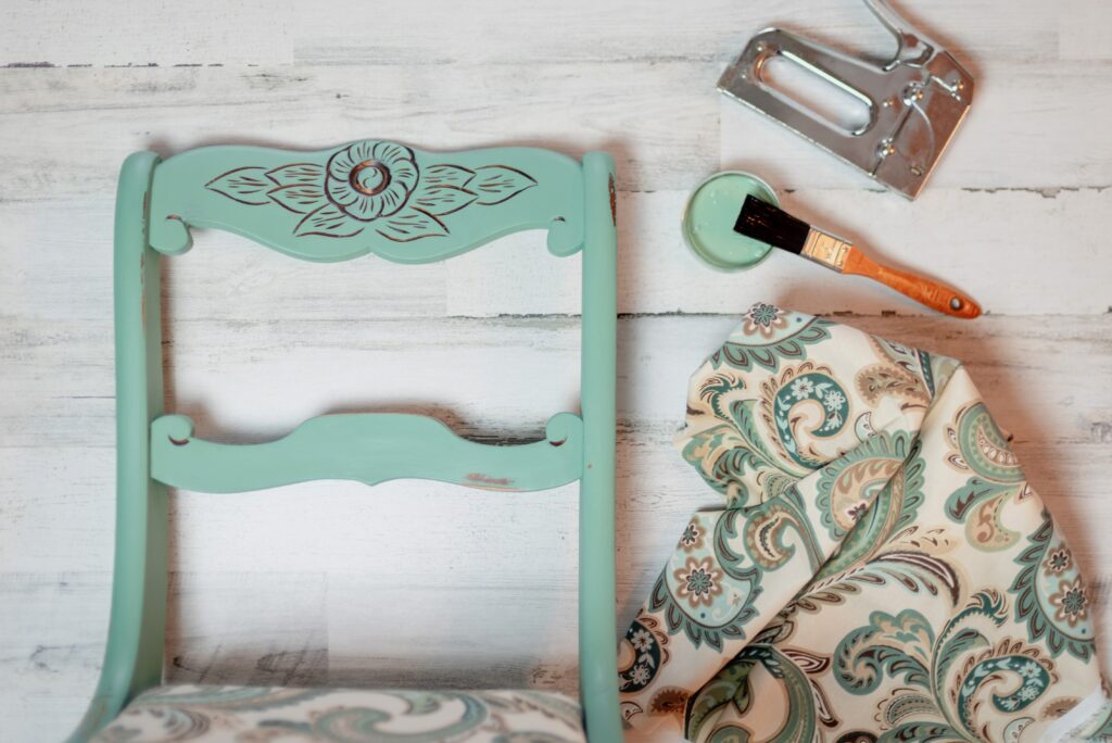 Vintage chair makeover - chalk paint and new fabric