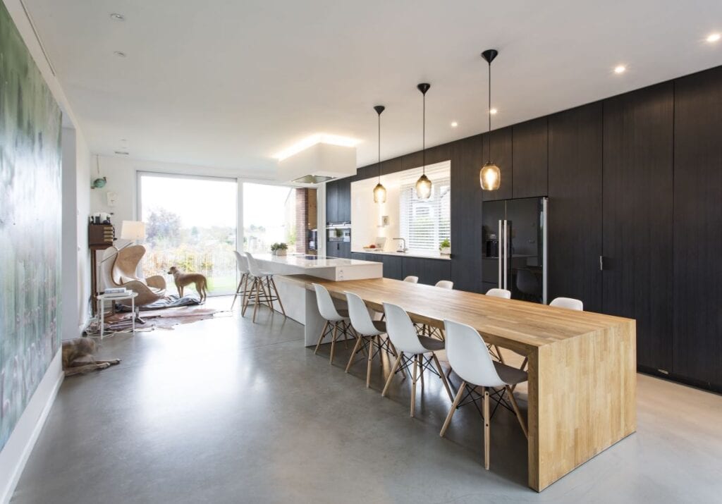 Minimalist black and white kitchen