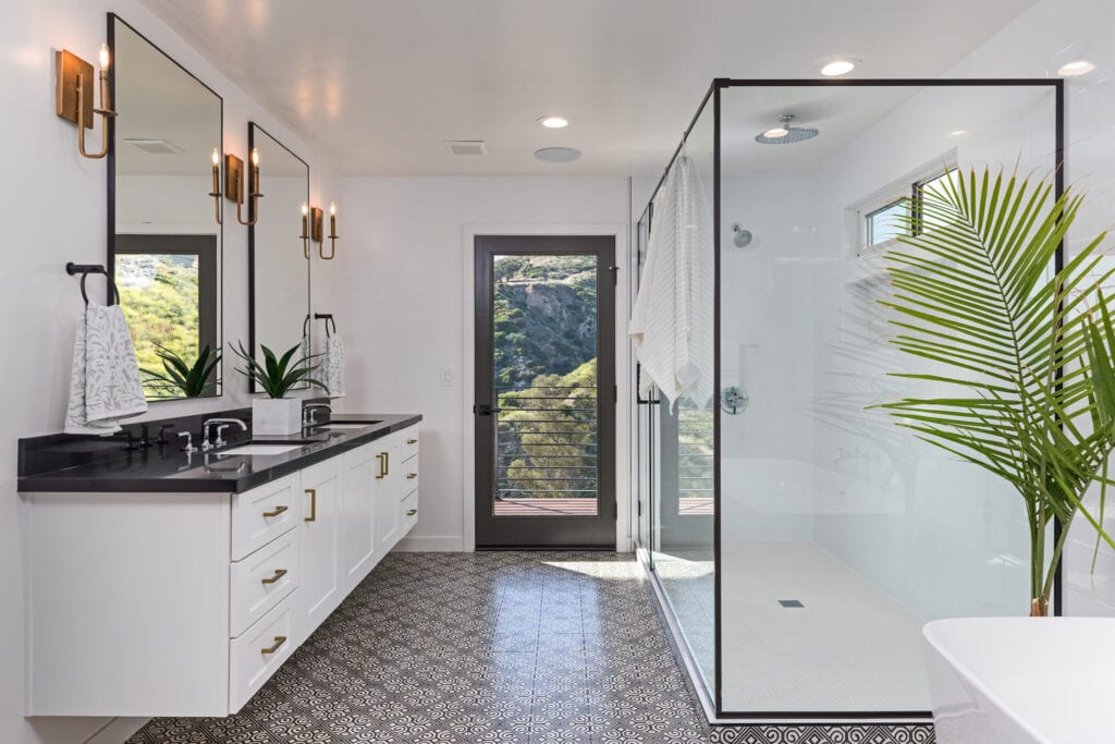 Photo of a contemporary looking bathroom