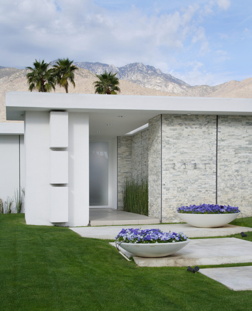 Contemporary House in England Combines Stone and Glass