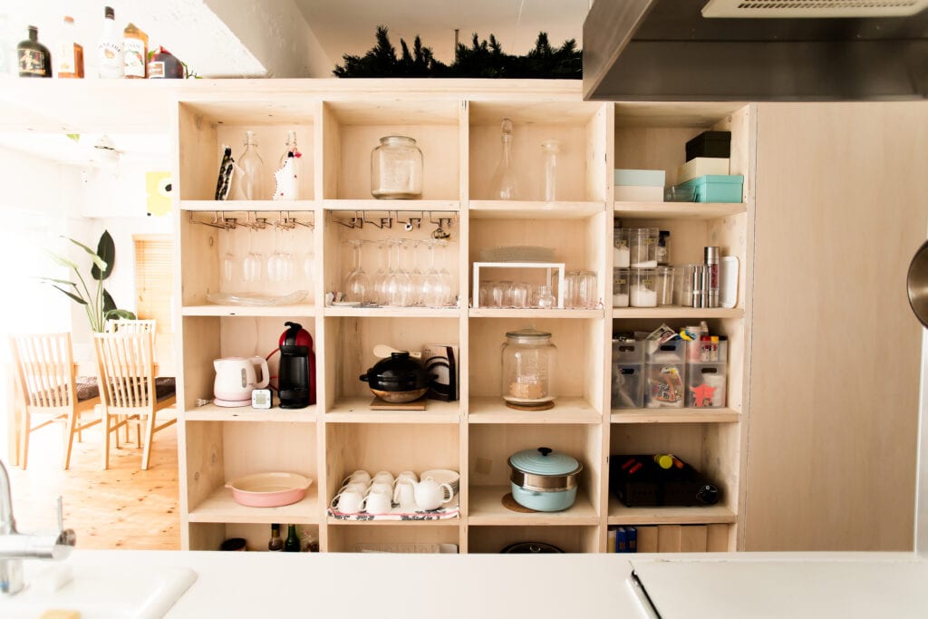 open shelving kitchen 