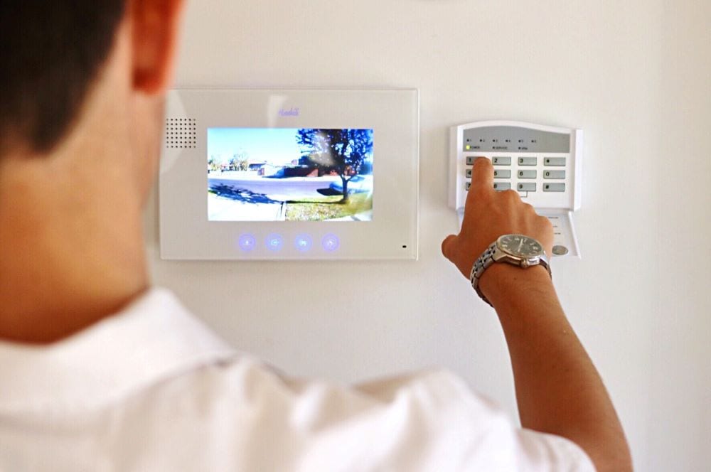 What You Should Know Before Buying a Home Security System