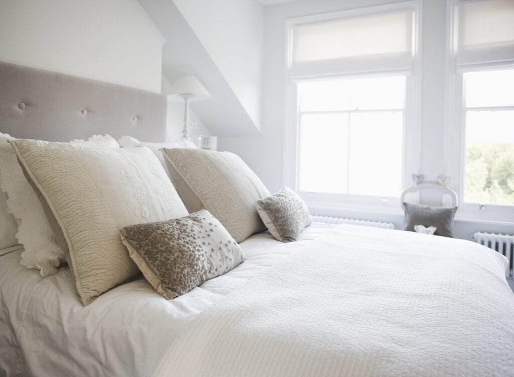 all white bedroom 