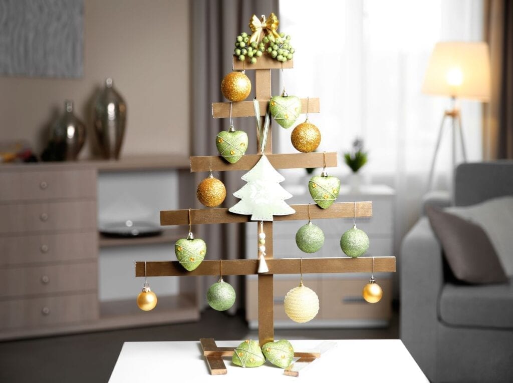 Small DIY christmas tree for table in small apartment