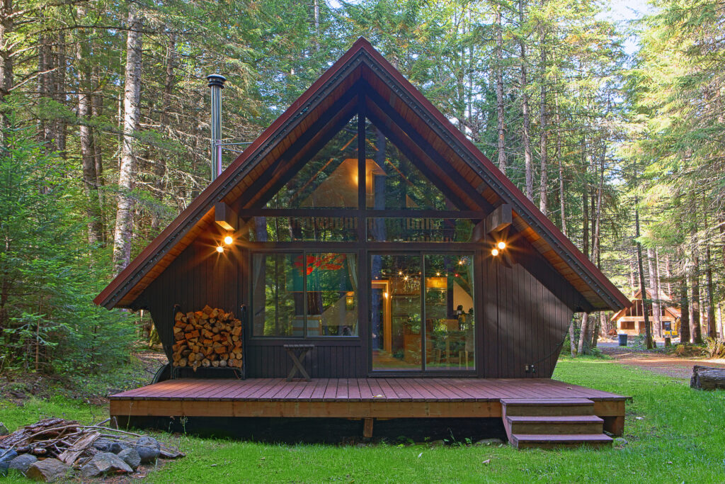Tiny Cabin In The Woods Exhibits A Unique Crystal Shape tiny-cabin-in-the-woods-exhibits-a-unique-crystal-shape