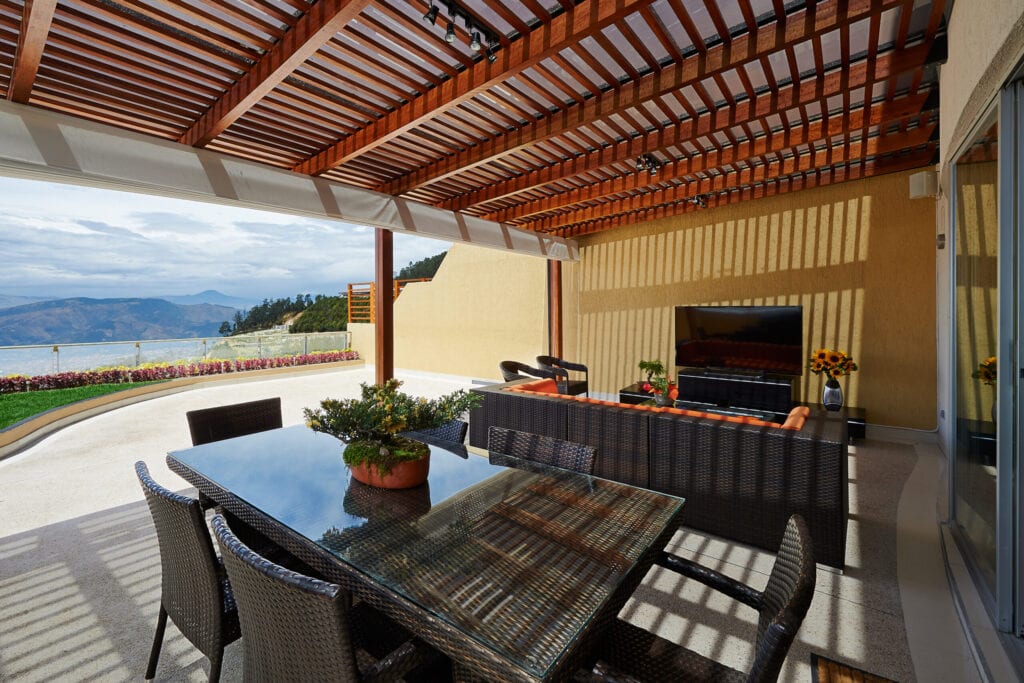 Outdoor dining room