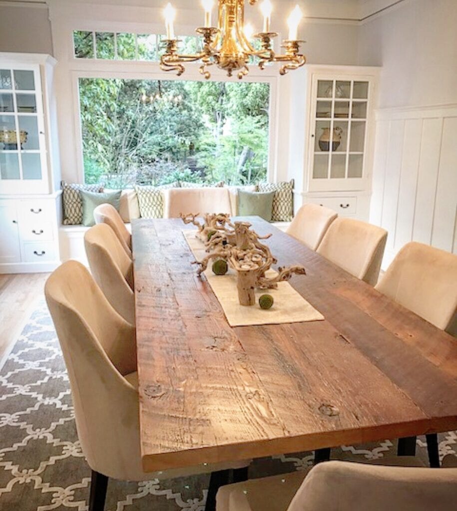 Dining room with large furniture