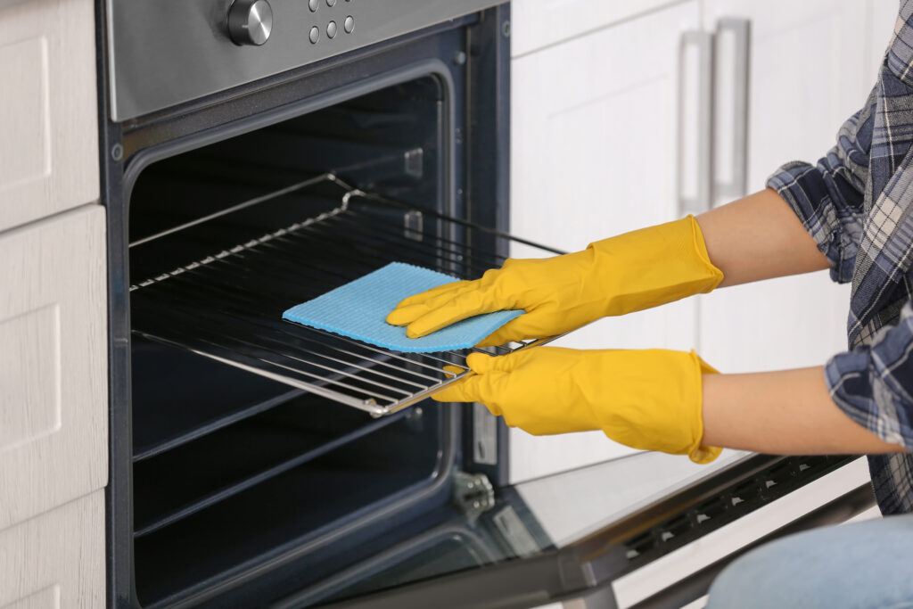 How to Clean an Oven With Baking Soda in 10 Simple Steps, Architectural  Digest