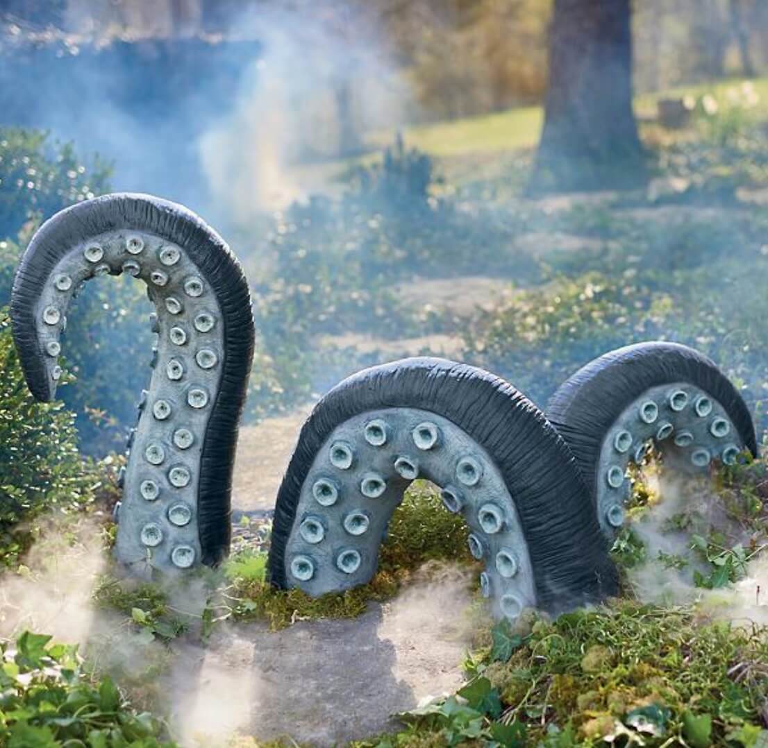 5 Ideas for Getting a Haunted Garden This Halloween