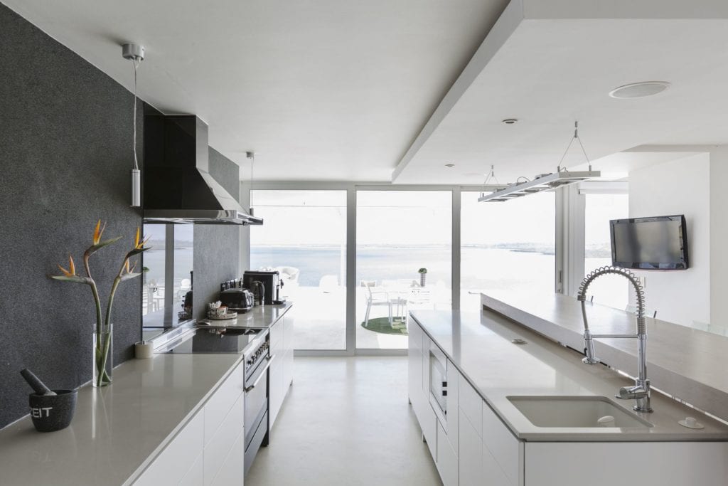 Galley Kitchens Pros Cons And Tips, Can You Have An Island In A Galley Kitchen