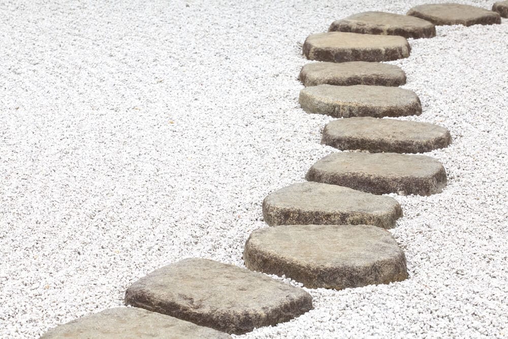 4 Ideas for Creative Stepping Stone Pathways