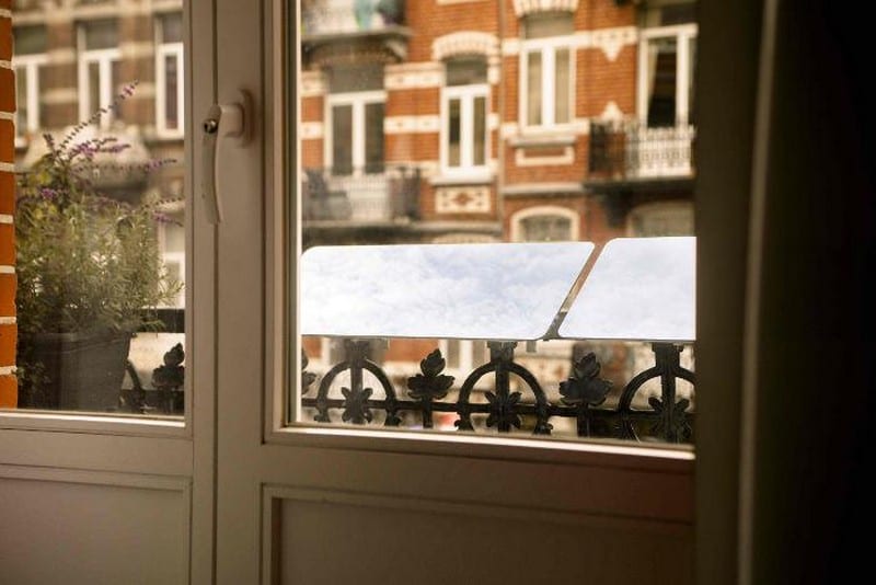 Instantly Improving Lighting in Dark Rooms Espaciel Light Reflector